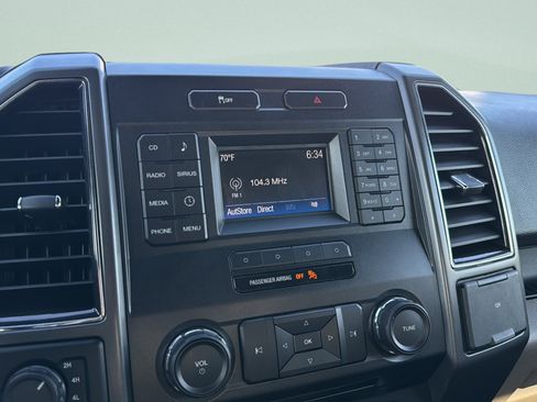 Used 2017 Ford F150 XLT AWD/4WD image 16
