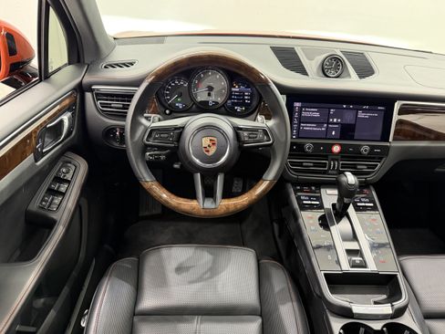 Certified 2024 Porsche Macan S AWD/4WD image 25