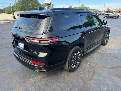 Used 2023 Jeep Grand Cherokee L Summit AWD/4WD image 8