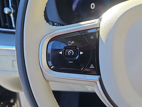 Used 2025 Volvo XC60 T8 Plus w/ Protection Package Premier image 20