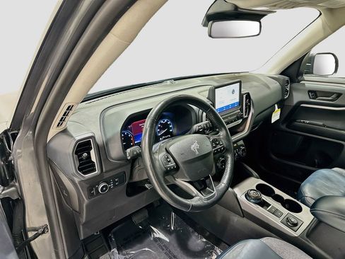 Used 2023 Ford Bronco Sport Outer Banks w/ Tech Package AWD/4WD image 9