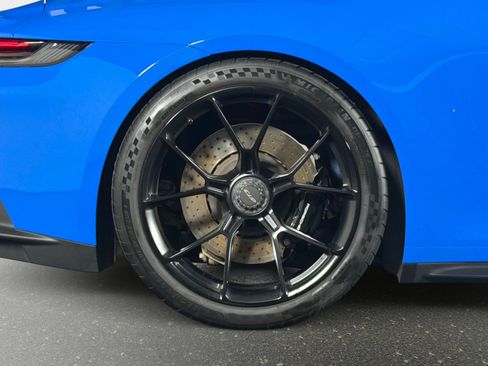 Used 2022 Porsche 911 GT3 RWD image 5