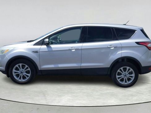 Used 2017 Ford Escape SE FWD image 4