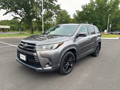 Used 2019 Toyota Highlander SE