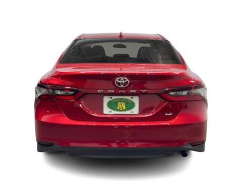 Used 2024 Toyota Camry LE image 3