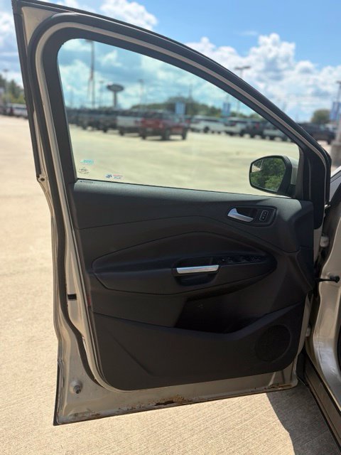 Used 2017 Ford Escape SE w/ SE Cold Weather Package AWD/4WD image 24
