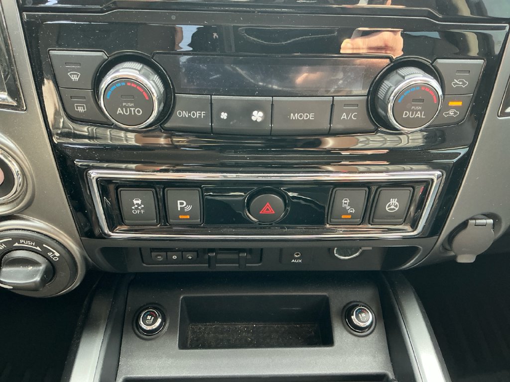 Used 2017 Nissan Titan Platinum Reserve AWD/4WD image 21