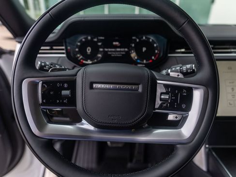 Used 2025 Land Rover Range Rover Long Wheelbase Autobiography AWD/4WD image 26
