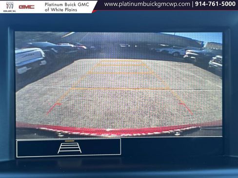 Used 2024 GMC Terrain SLE w/ Driver Convenience Package image 28