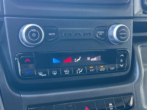 Used 2025 RAM ProMaster 2500 w/ U-Haul Equipment Group FWD image 19