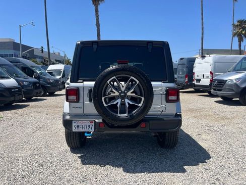 Used 2024 Jeep Wrangler Unlimited w/ Convenience Group AWD/4WD image 6