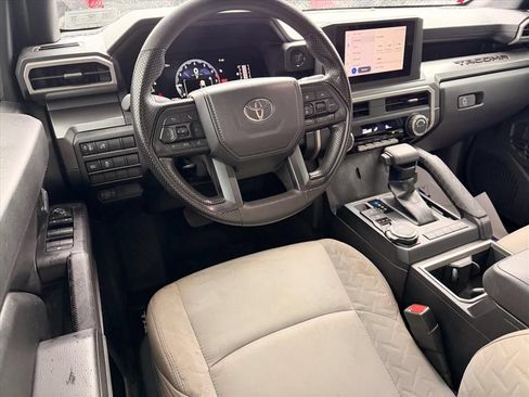 Used 2025 Toyota Tacoma SR5 AWD/4WD image 11