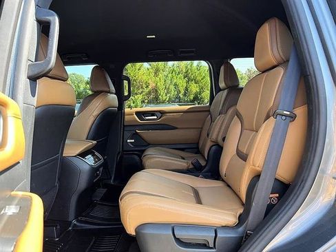 Used 2025 Nissan Armada SL w/ Captain's Chari Seat Package RWD image 38