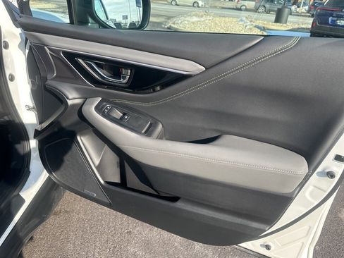 Certified 2025 Subaru Outback Onyx Edition XT image 8