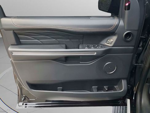 Used 2023 Ford Expedition Max Platinum image 26