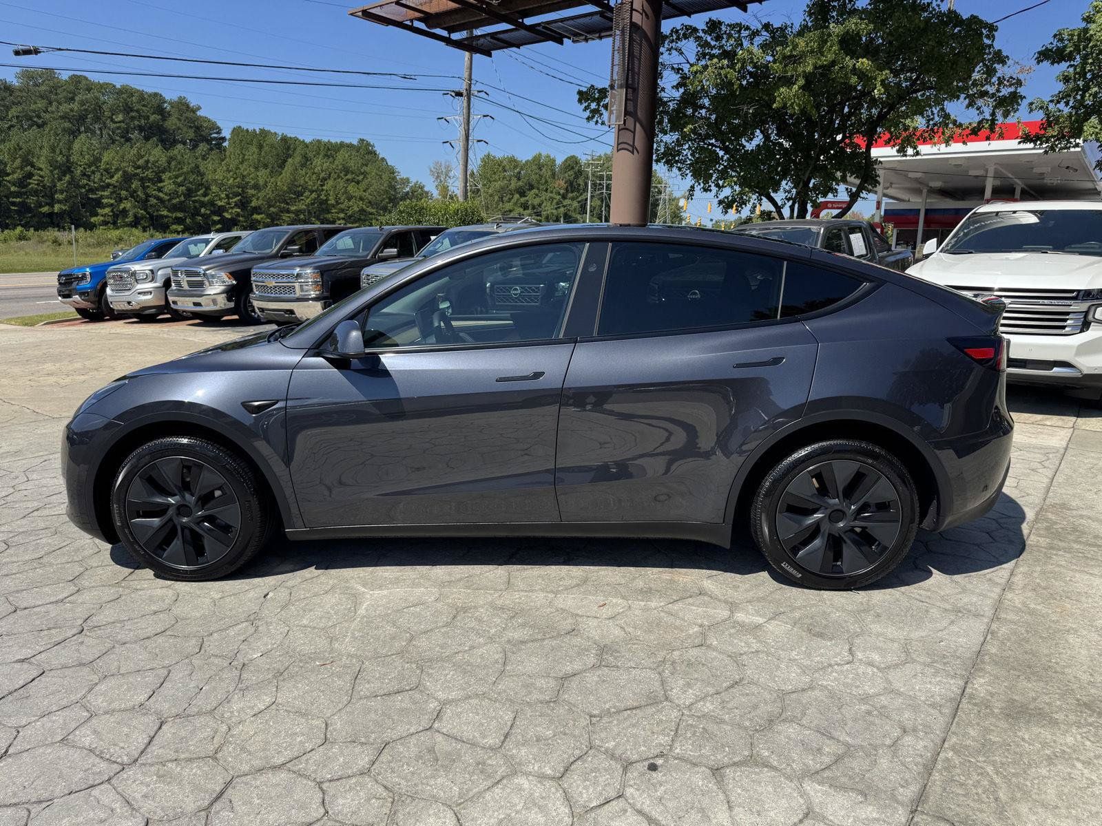 Used 2024 Tesla Model Y Long Range AWD/4WD image 10
