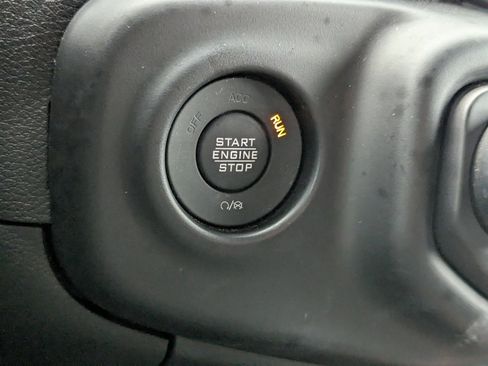 Used 2023 Jeep Wrangler Sahara w/ Cold Weather Group image 30