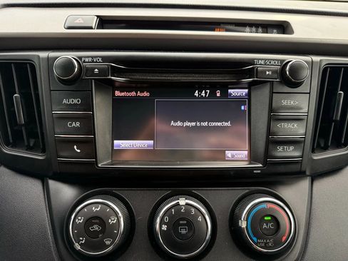 Used 2018 Toyota RAV4 LE image 29