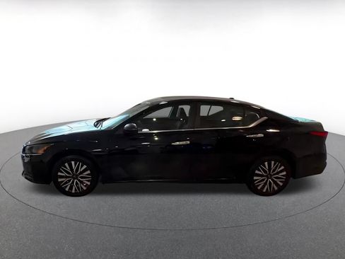 Used 2025 Nissan Altima 2.5 SV FWD image 5