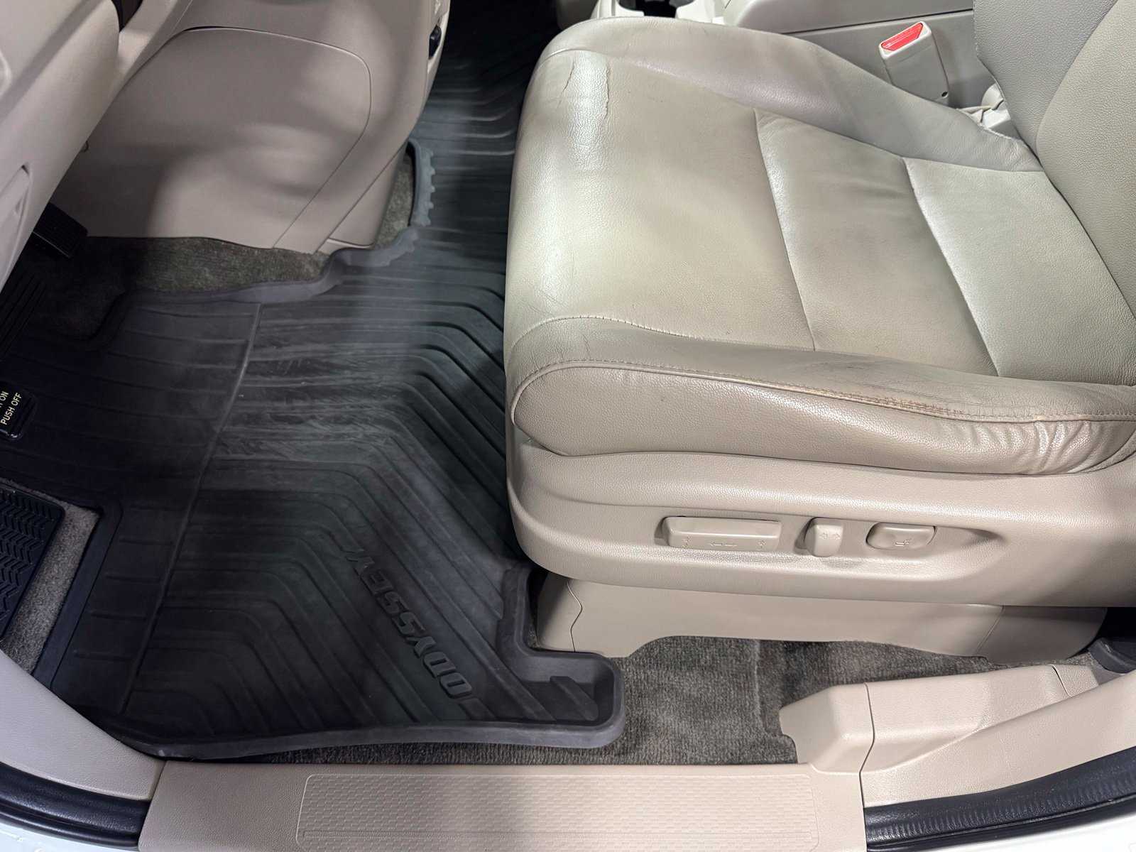 Used 2014 Honda Odyssey Touring image 17