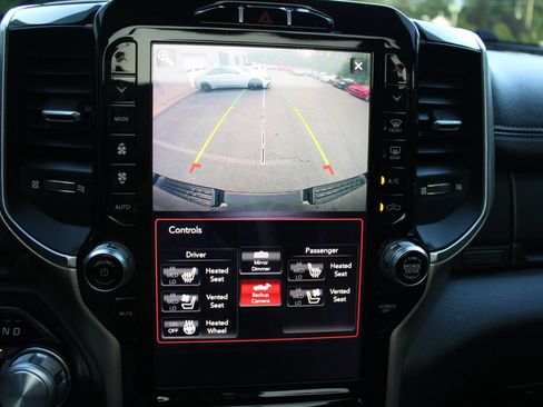 Used 2019 RAM 1500 Laramie AWD/4WD image 20