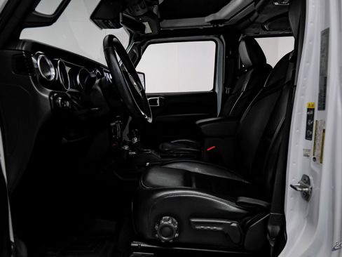 Used 2022 Jeep Wrangler Unlimited Rubicon w/ Xtreme Recon 35" Tire Package image 39