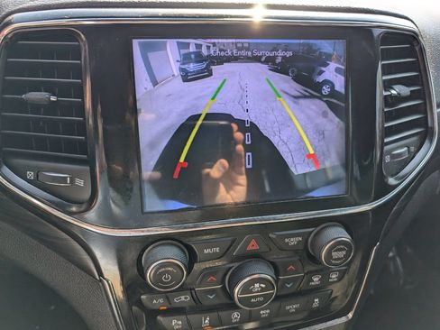 Used 2021 Jeep Grand Cherokee Laredo X RWD image 23
