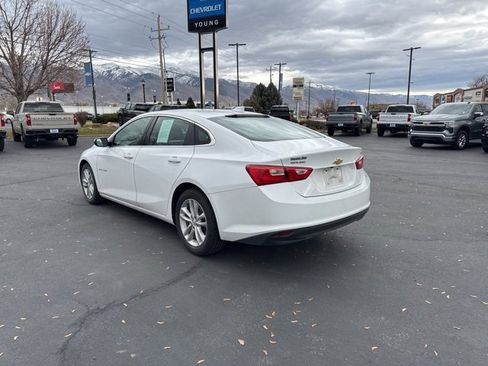 Used 2018 Chevrolet Malibu LT image 3