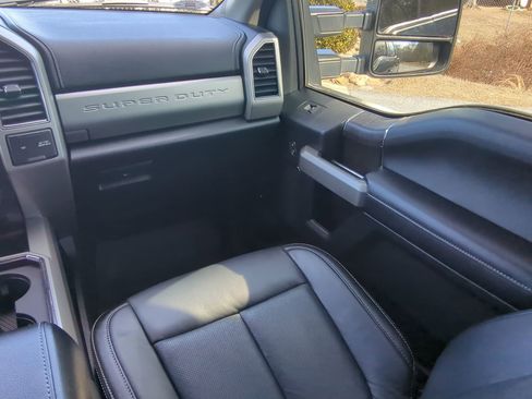 Used 2020 Ford F350 Lariat w/ Lariat Ultimate Package image 15