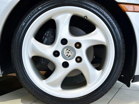 Used 2001 Porsche Boxster RWD image 16