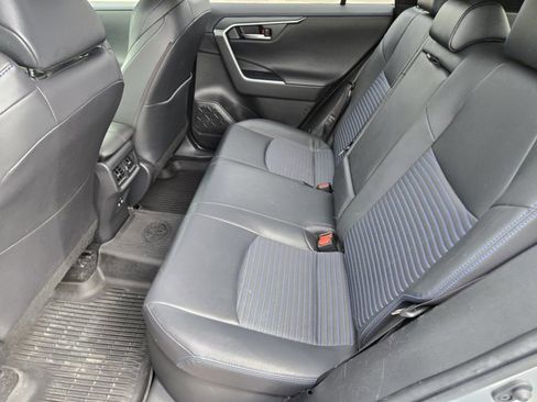 Used 2020 Toyota RAV4 XSE w/ XSE Grade Weather Package AWD/4WD image 17