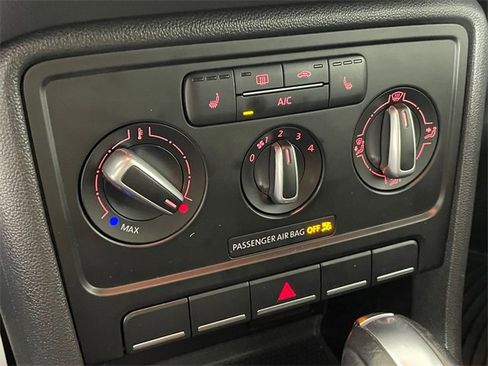 Used 2018 Volkswagen Beetle 2.0T S image 9