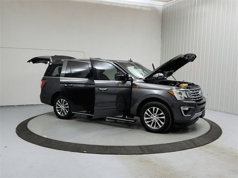 Used 2018 Ford Expedition Limited image 9