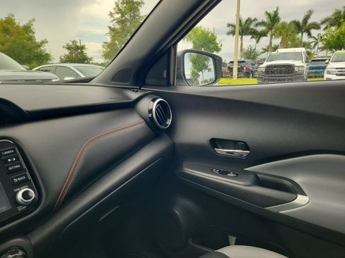 Used 2023 Nissan Kicks SR w/ SR Premium Package FWD image 28