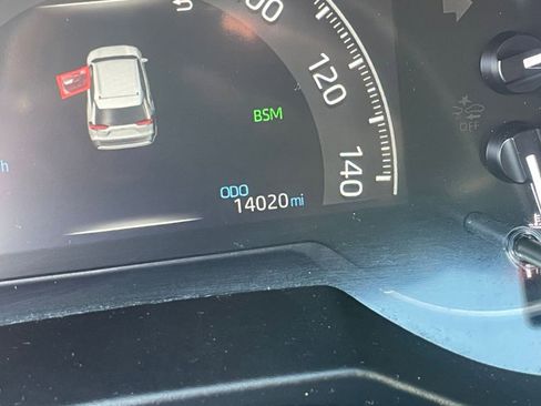 Used 2025 Toyota RAV4 XLE image 40