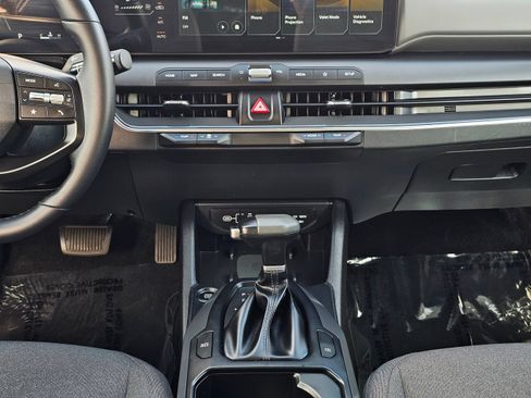 Used 2025 Kia K4 EX FWD image 26
