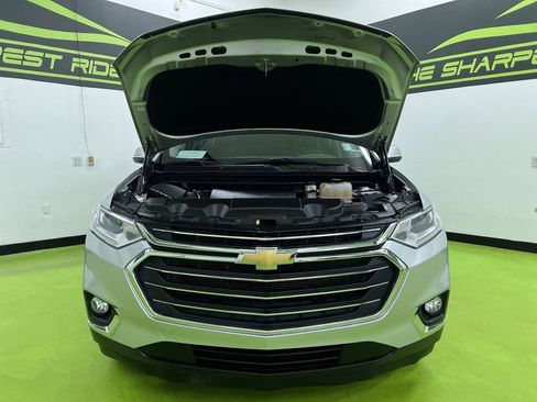 Used 2021 Chevrolet Traverse LT FWD image 4