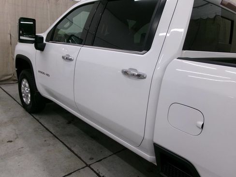 Used 2020 Chevrolet Silverado 2500 LTZ w/ LTZ Plus Package image 8