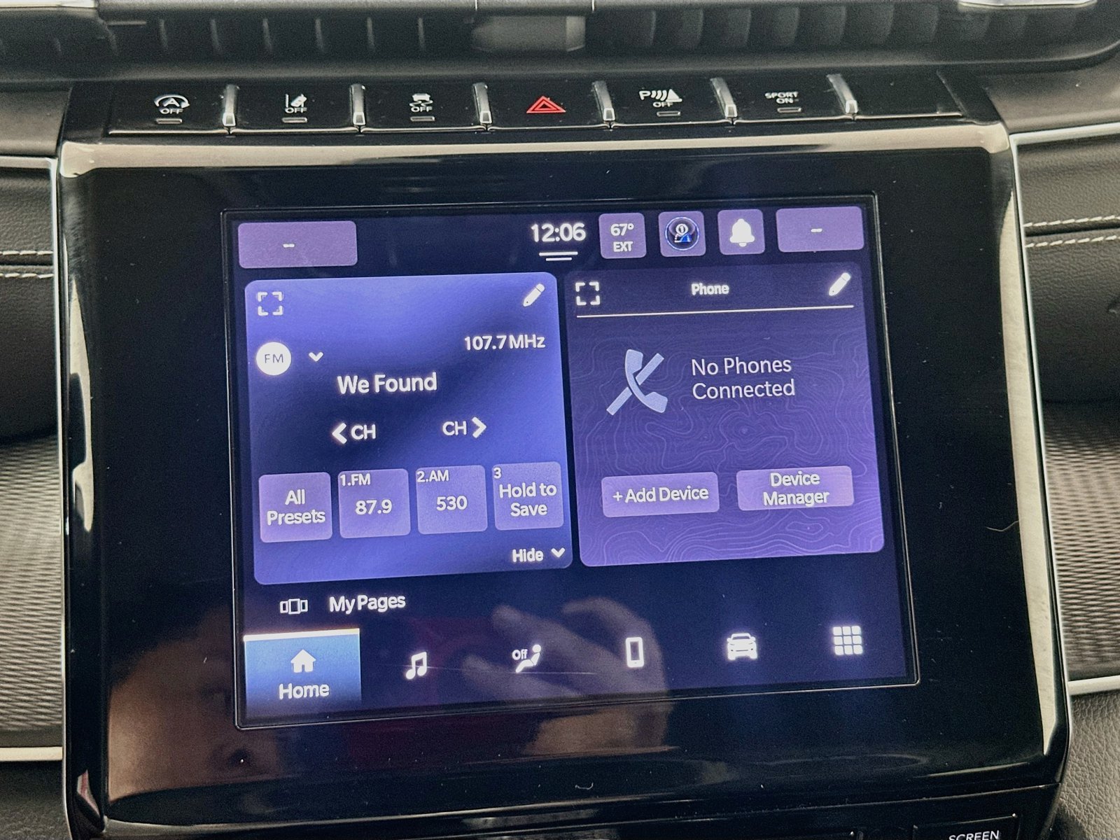 Used 2023 Jeep Grand Cherokee Laredo AWD/4WD image 14