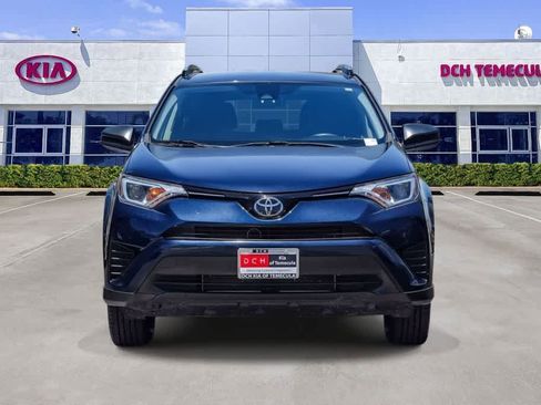 Used 2018 Toyota RAV4 LE FWD image 2