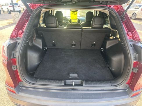 Used 2020 Jeep Cherokee Trailhawk w/ Comfort/Convenience Group image 12