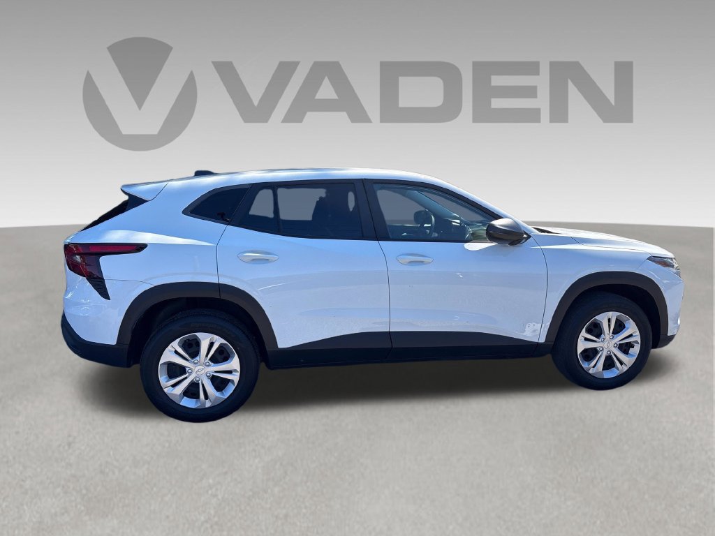 Used 2024 Chevrolet Trax LS FWD image 22