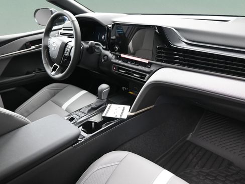 New 2026 Toyota Camry SE FWD image 33