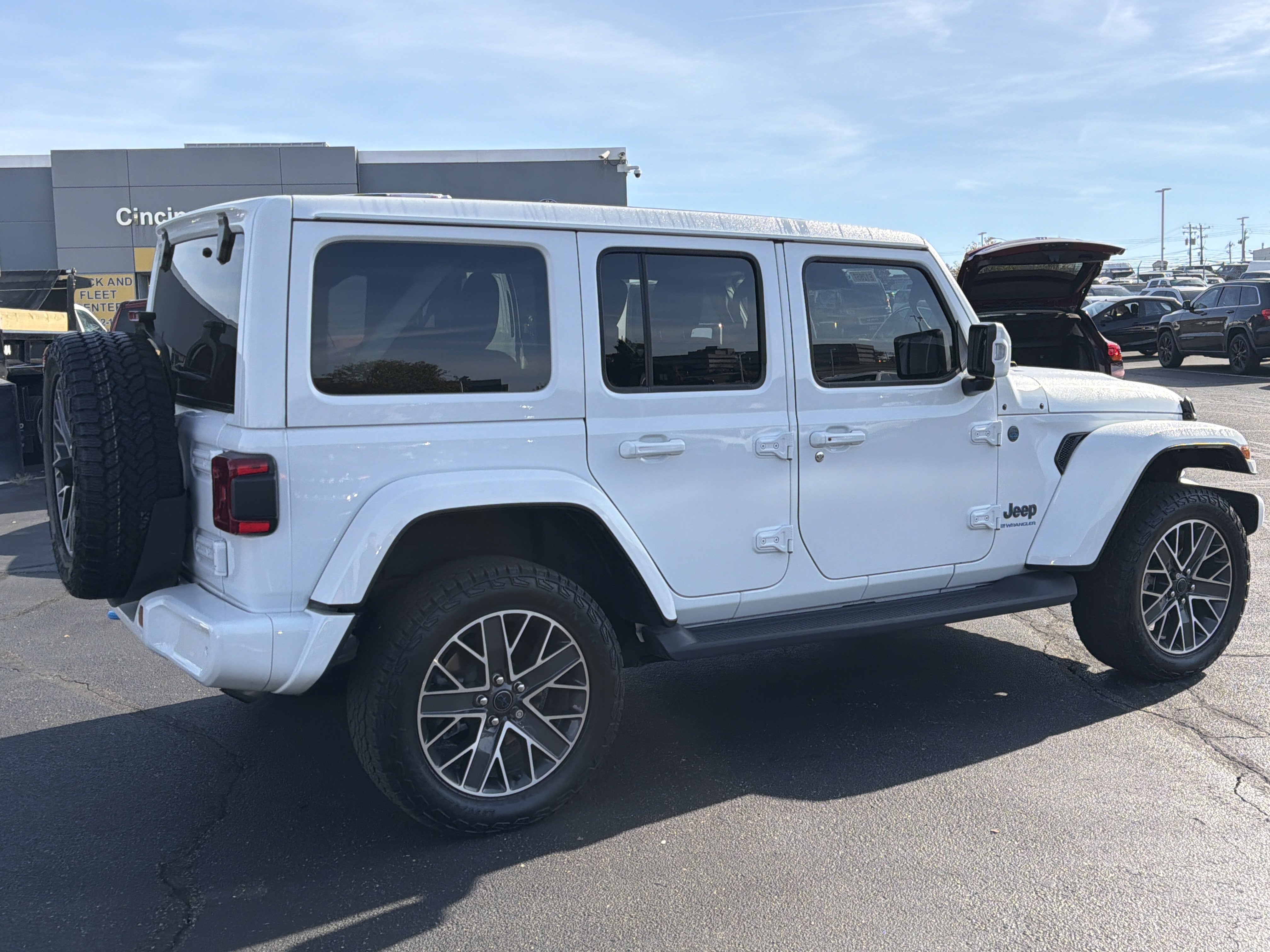 Used 2024 Jeep Wrangler High Altitude AWD/4WD image 10