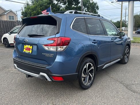 Certified 2022 Subaru Forester Touring AWD/4WD image 5