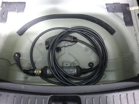 Used 2023 Chevrolet Bolt LT FWD image 33