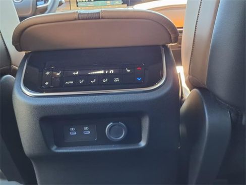 New 2025 Nissan Armada Platinum Reserve image 29