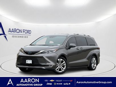 Used 2023 Toyota Sienna Platinum