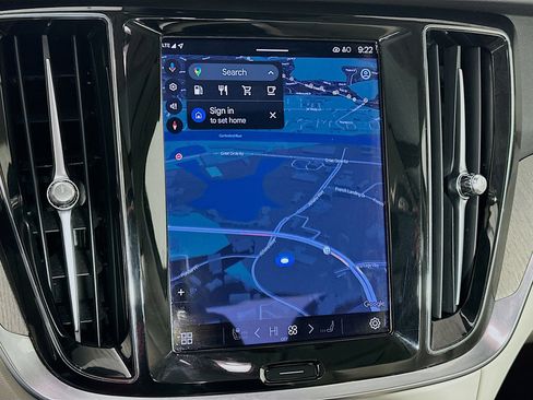 Used 2024 Volvo S60 B5 Plus image 22