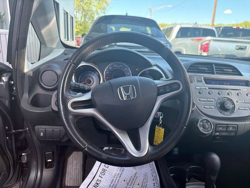 Used 2011 Honda Fit Sport image 19